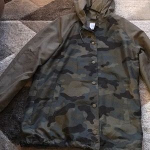 3/$25 Hunter green wind breaker